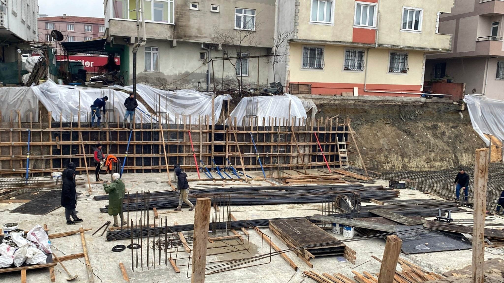 Tekirdağ'da panik anları! Toprak kayması: 25 kişi tahliye edildi