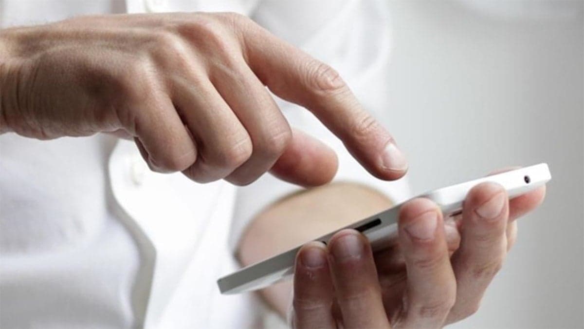 Fransa'dan 15 yaş altı için sosyal medya kararı