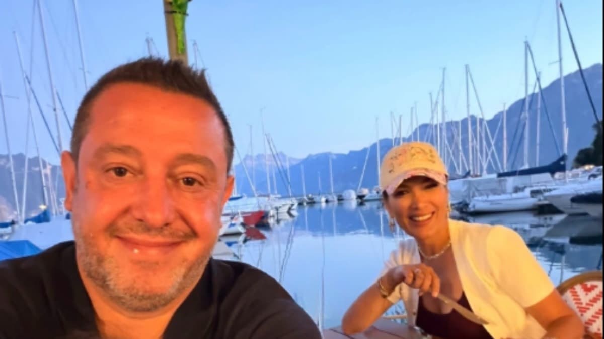 Nihat Kahveci ve eşi ailece mutluluk pozu verdi