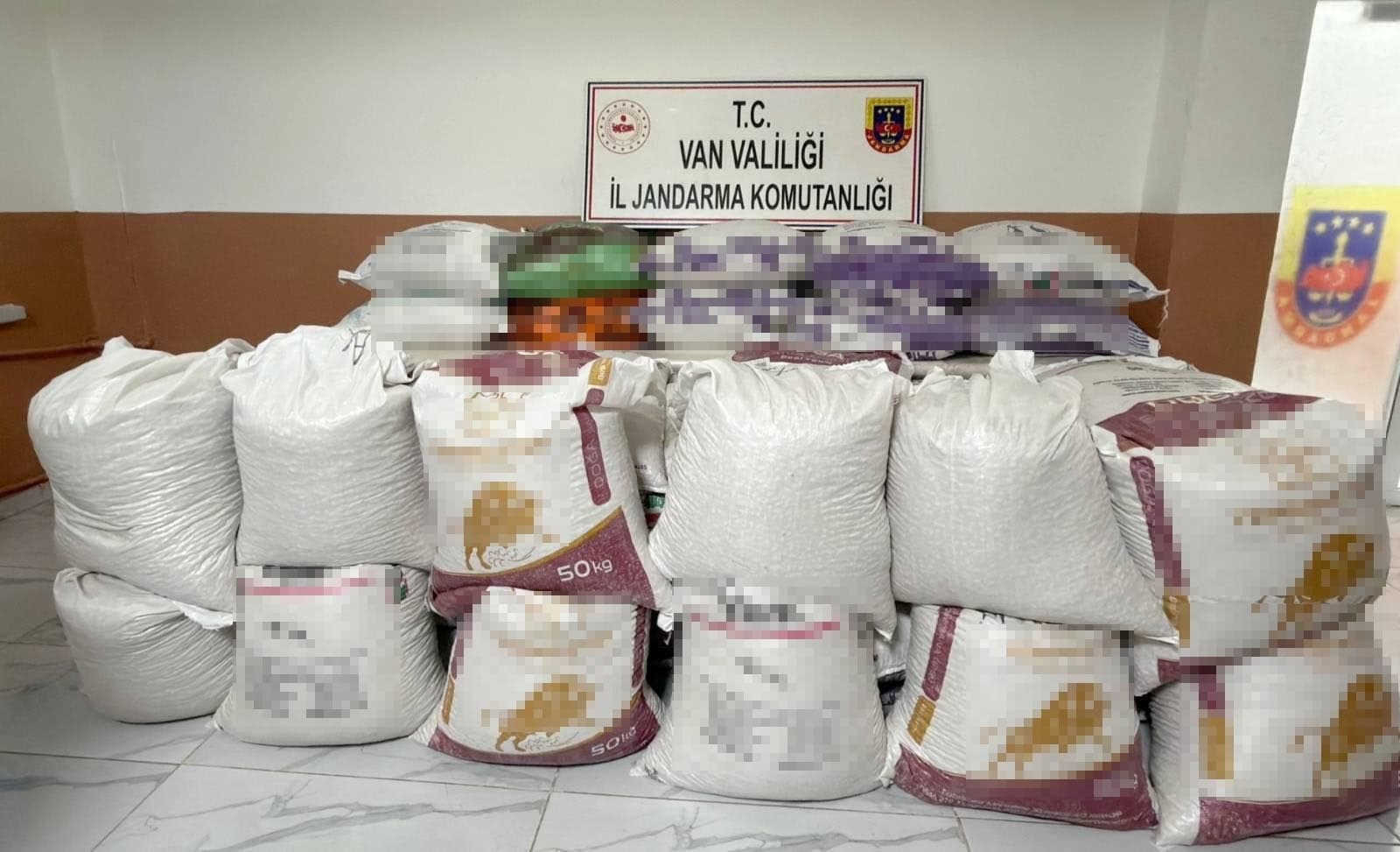 3,5 milyon TL değerinde... Van'da kaçakçılık operasyonu