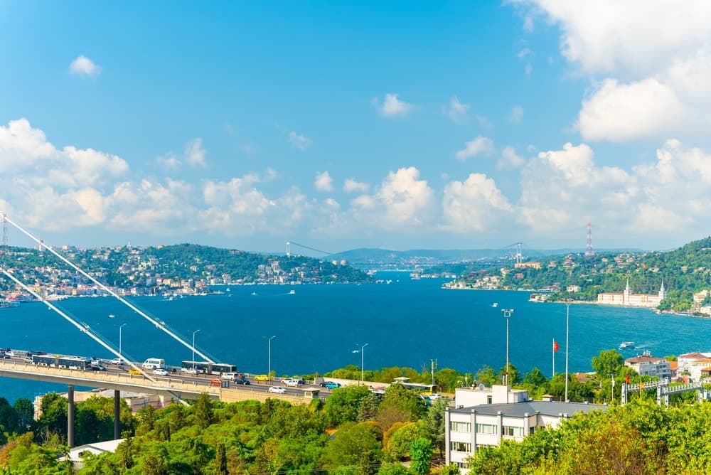 Hollandalı yazar yazdı: İstanbul 'Perili Köşkleri Rehberi