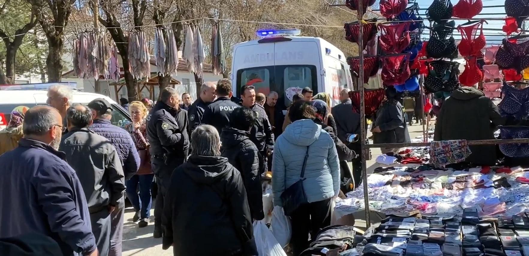 'Alacak-verecek' kavgası pazar yerini savaş alanına çevirdi