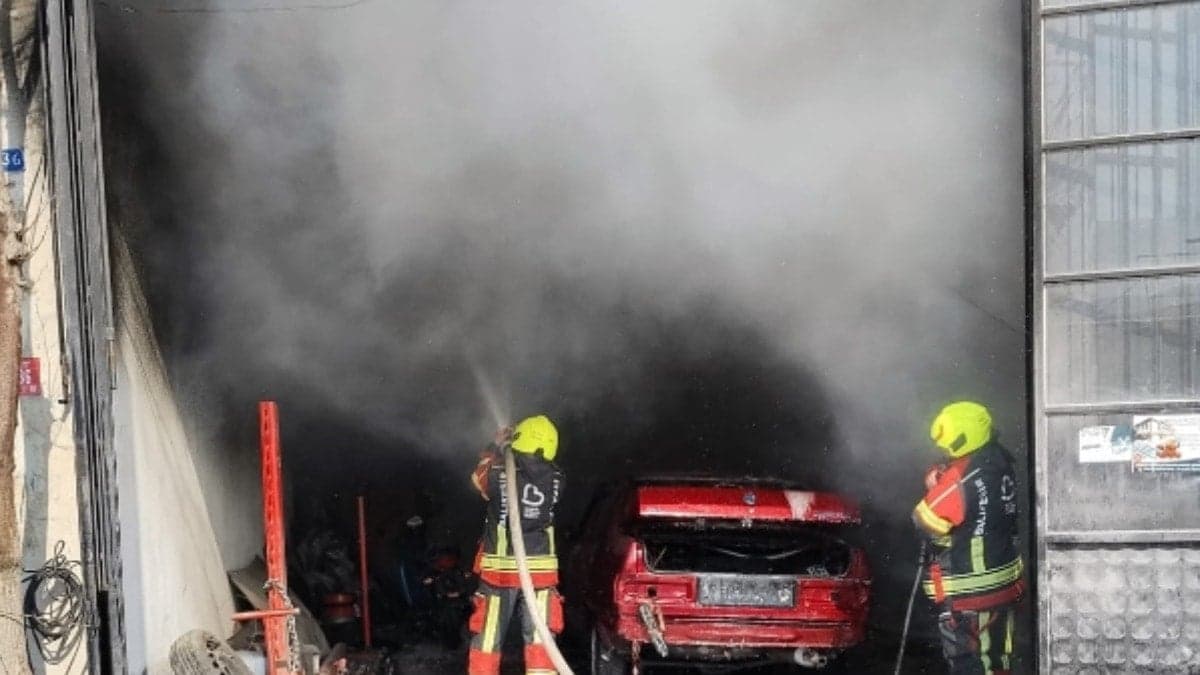 Sanayi sitesinde yangın paniği! Şans eseri kurtuldular
