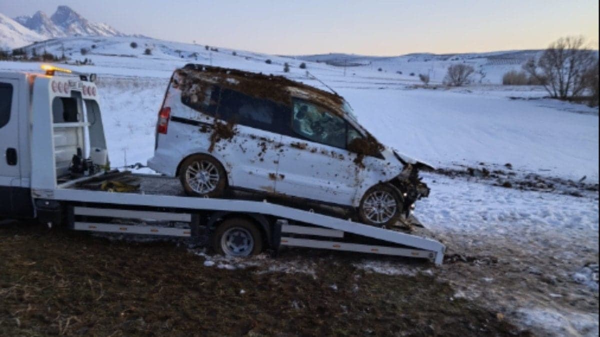 Kontrolden çıkan otomobil takla attı; aynı aileden 4 kişi yaralandı