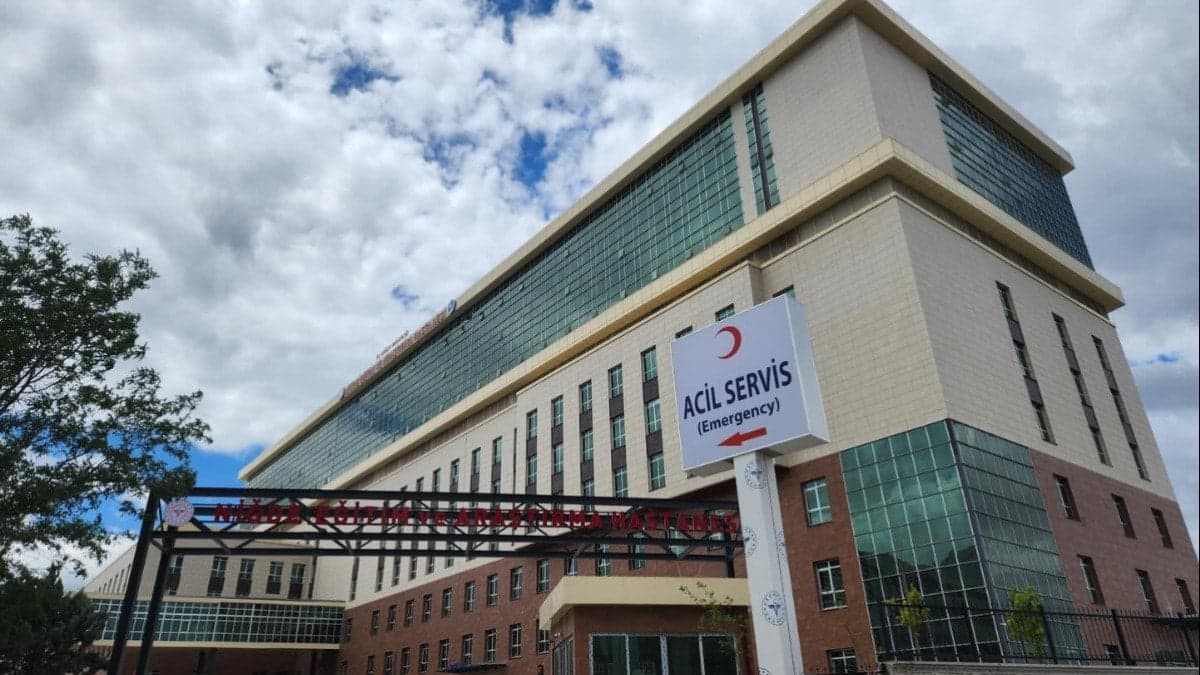 Otomobil şarampole yuvarlandı: 2 ölü