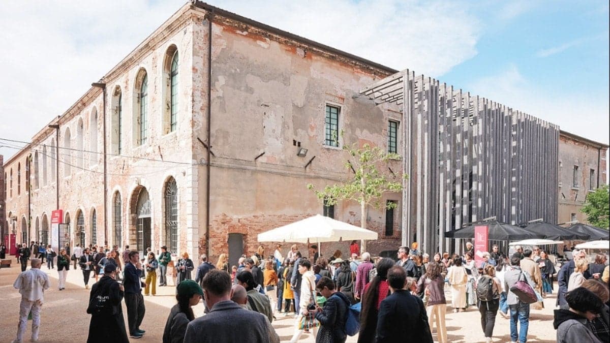 ‘Gözlerinizden Öperim’ Venedik Bienali'nde