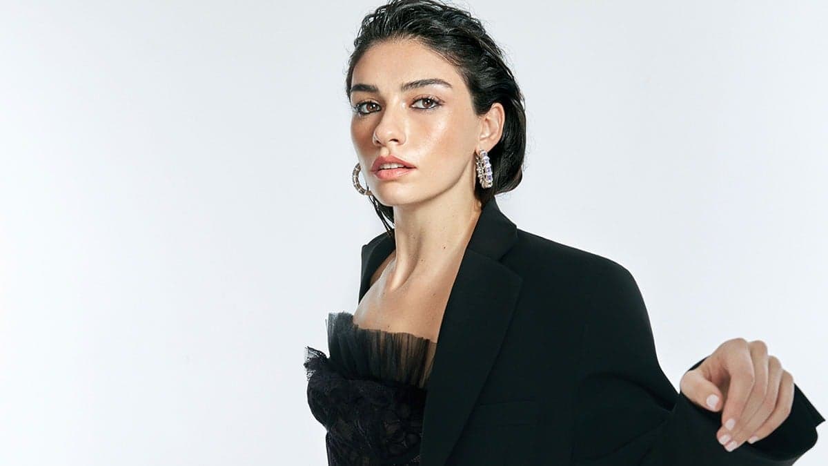 Hazar Ergüçlü’ye bir kötü haber daha: İlişkisi sona erdi