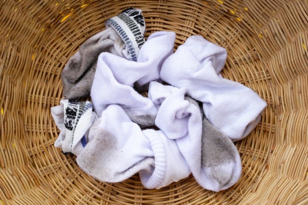 Dakikalar içinde renk değiştiren çorapların sırrı çözüldü