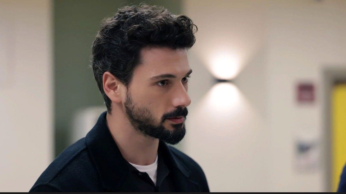 Yeraltı dizisinin Haydar Ali'si Deniz Can Aktaş boks yaptı: Sete böyle hazırlanıyor