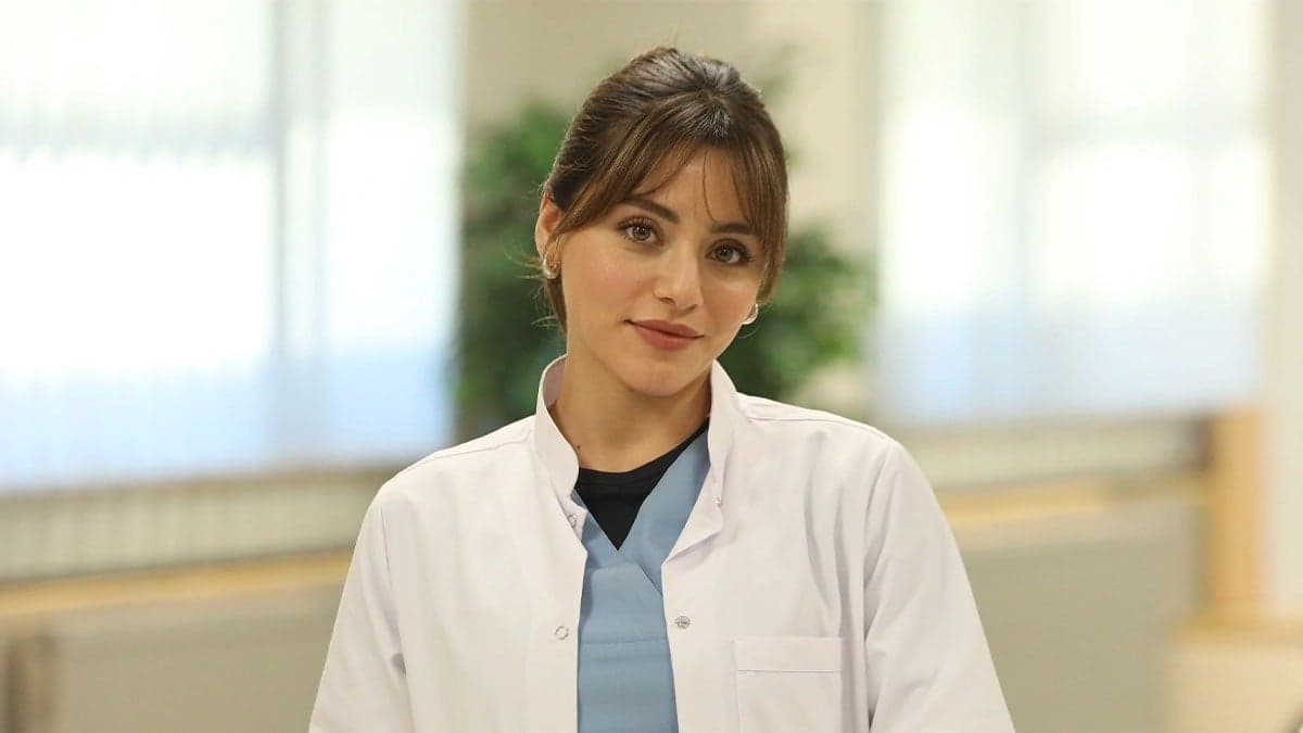 Sıla Türkoğlu’na çiçek yağdı: Doktor Başka Hayatta dizisi ilk bölümle gündemde