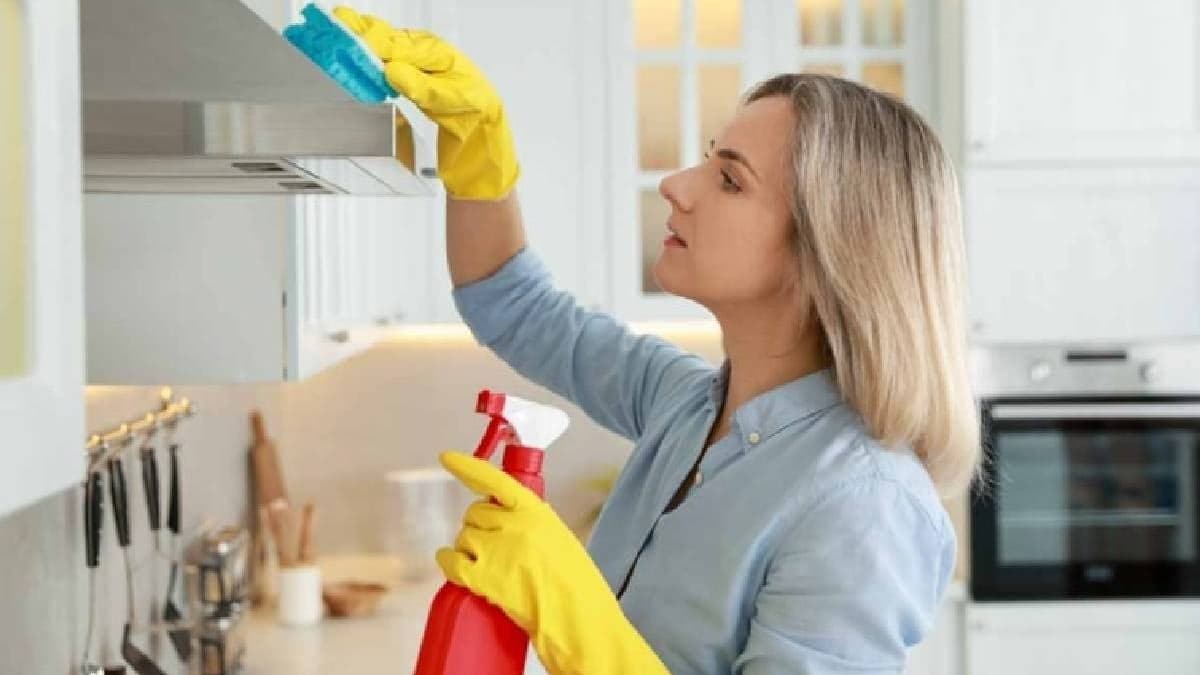 Mutfaktaki inatçı yağ ve kireç lekeleri için doğal formül