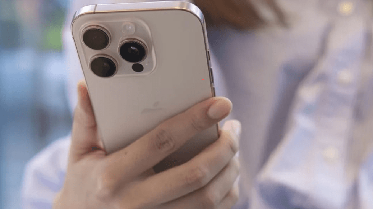 Iphone'da görülmemiş tehlike: Tıklamaya bile gerek kalmadan sızıyor