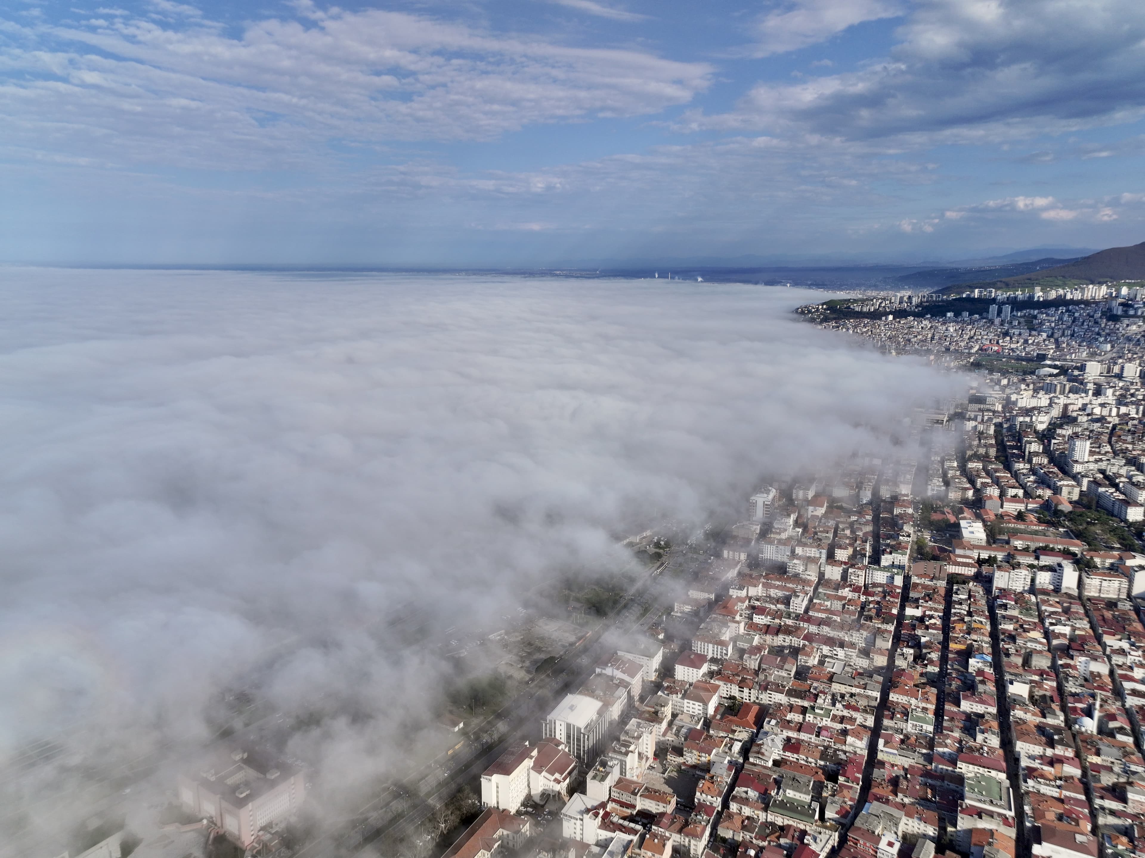 Karadeniz kayboldu! Samsun'da 'sis denizi' büyüledi
