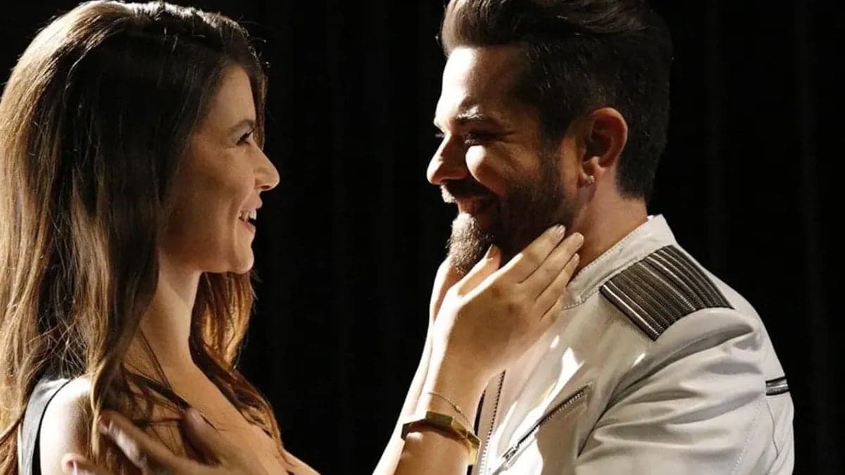 Yangında dümdüz olan evlerini 1,5 yıldır satmaya çalışıyor