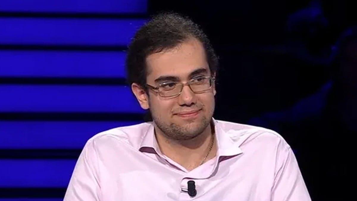 500 bin TL'lik soruda aldığı karar şaşırttı: Hangi İstanbul ilçesinin Karadeniz'e kıyısı yoktur?