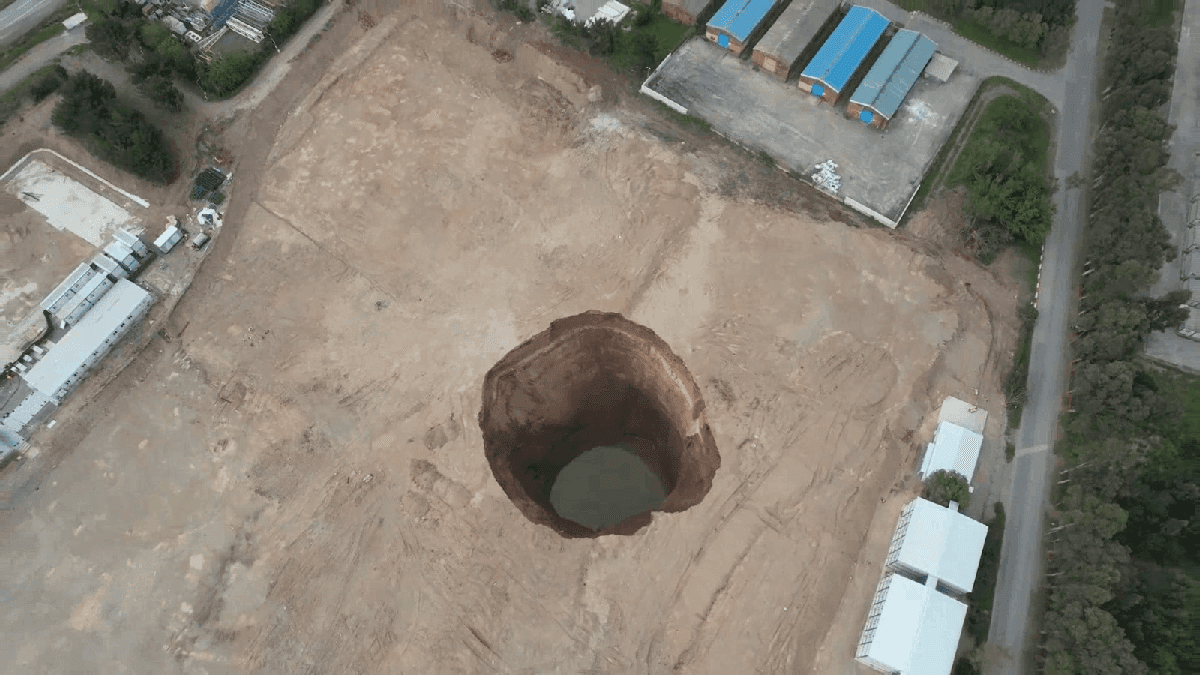 Hatay'da oluşan obruğun çapı büyüdü