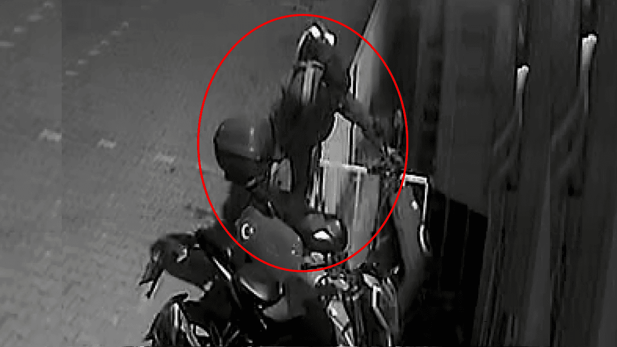 1 motosiklet ve 4 elektrikli bisiklet çaldı, savunması 'pes' dedirtti