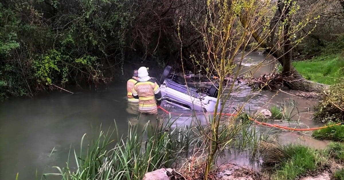 Porsuk Çayı'na düşen otomobildeki kadın hayatını kaybetti