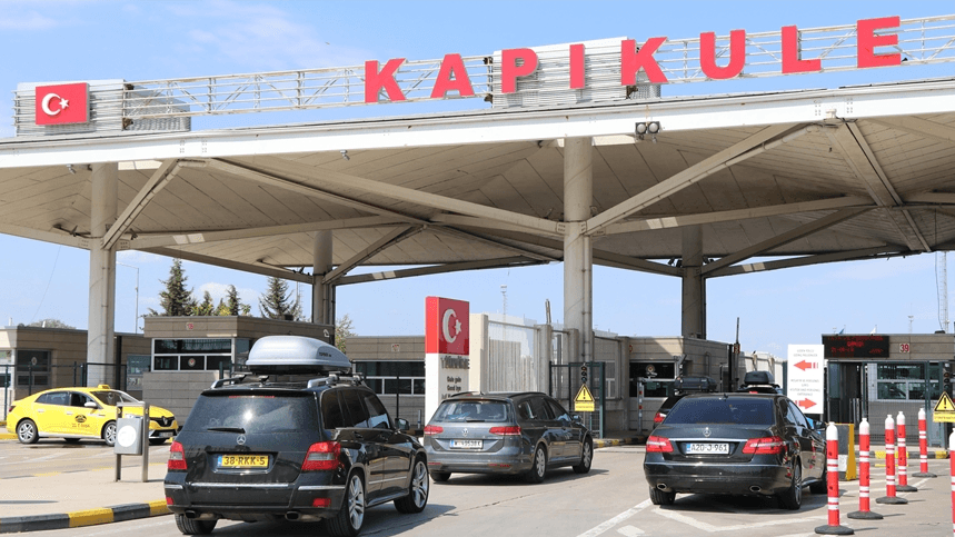 Gurbetçiler Türkiye'ye dönerken gümrükte çikolata ve diğer ürünlere limit uygulanıyor