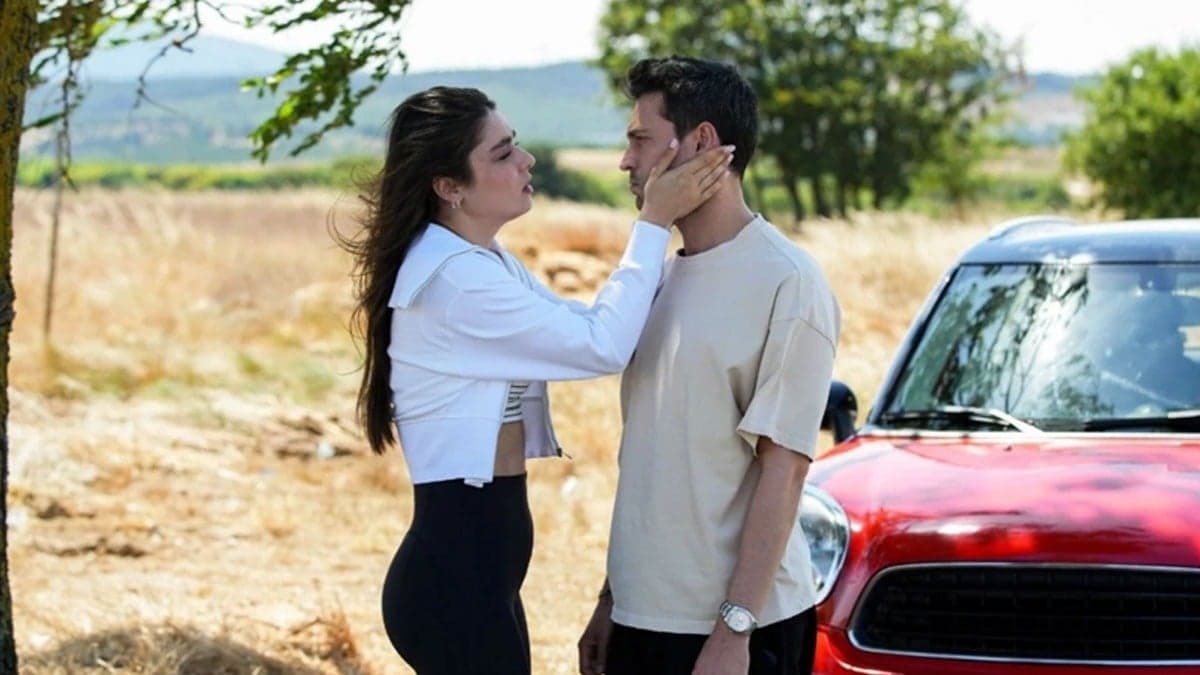 Ekin Koç ve Ayça Ayşin Turan, yeni dizide üçüncü kez bir araya geliyor