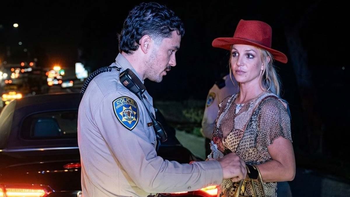 Britney Spears, alkollü araç kullanma şüphesiyle durduruldu.