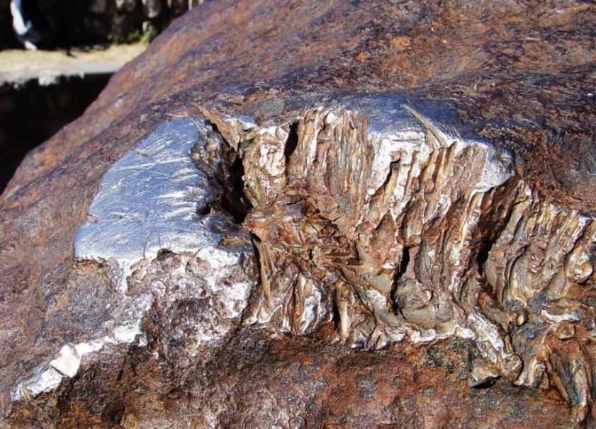 Dünyanın en büyük kayası Hoba, uzay kökenli meteorit olarak belirlendi