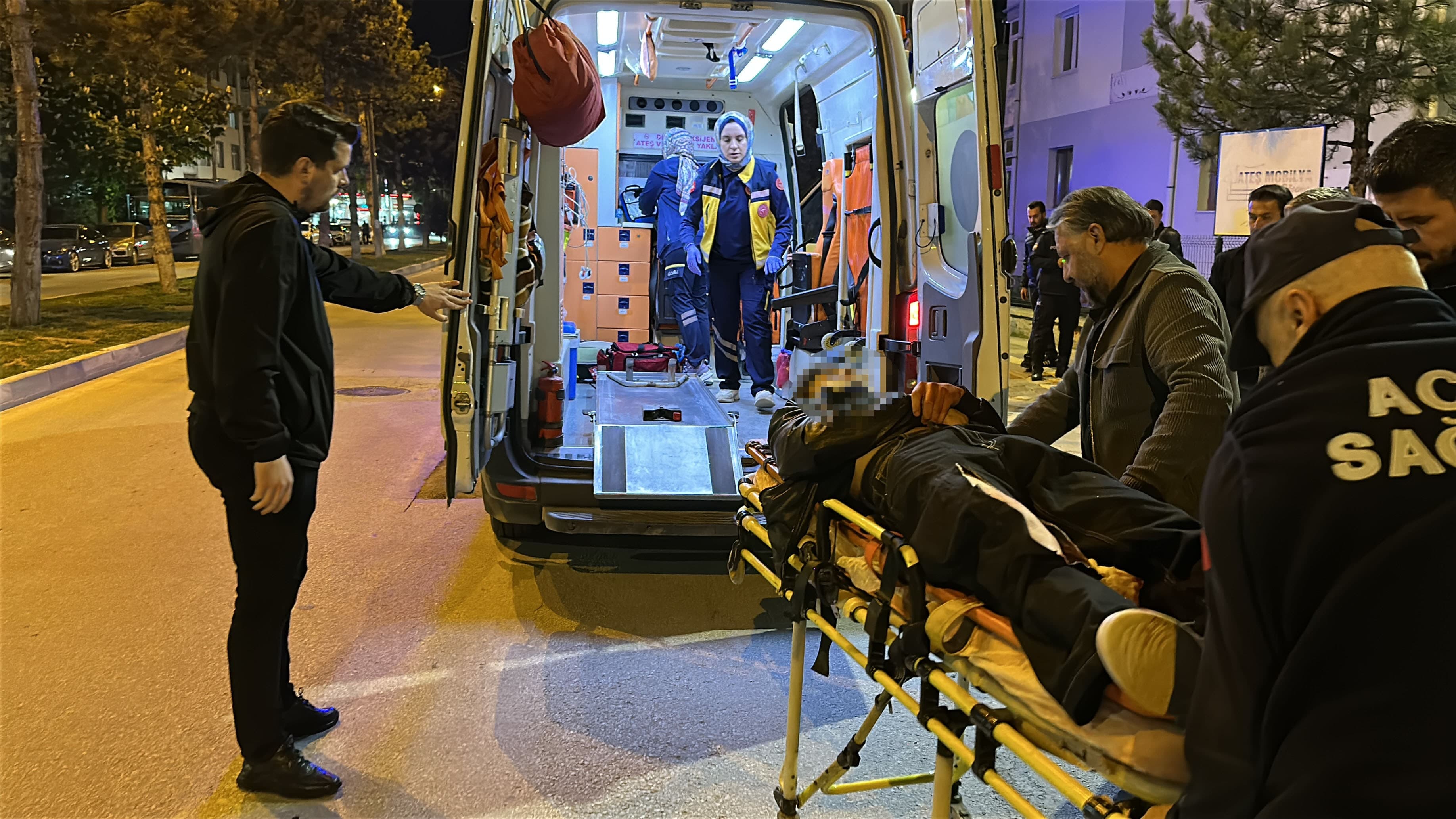 Kütahya'da yan bakma kavgasında 3 kişi bıçakla yaralandı