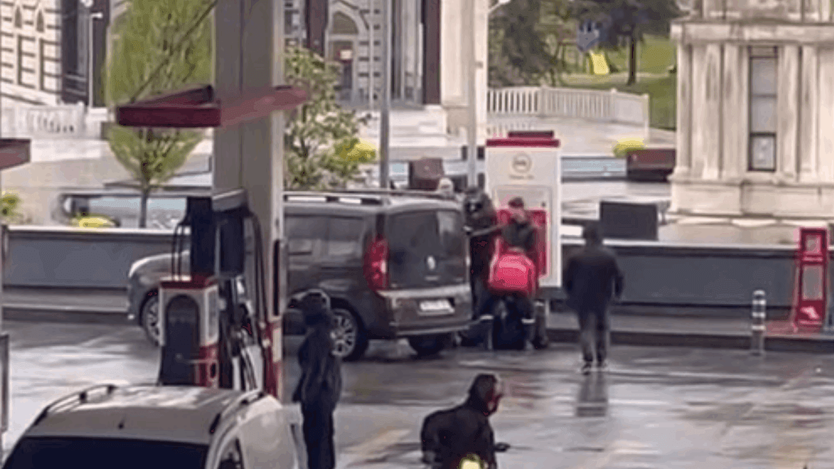 Akaryakıt istasyonu savaş alanına döndü