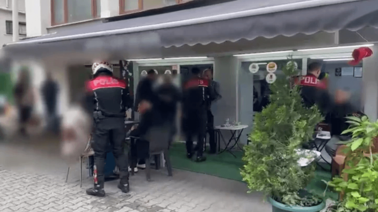 Sakarya'da fuhuşa aracılık eden 4 kişi yakalandı