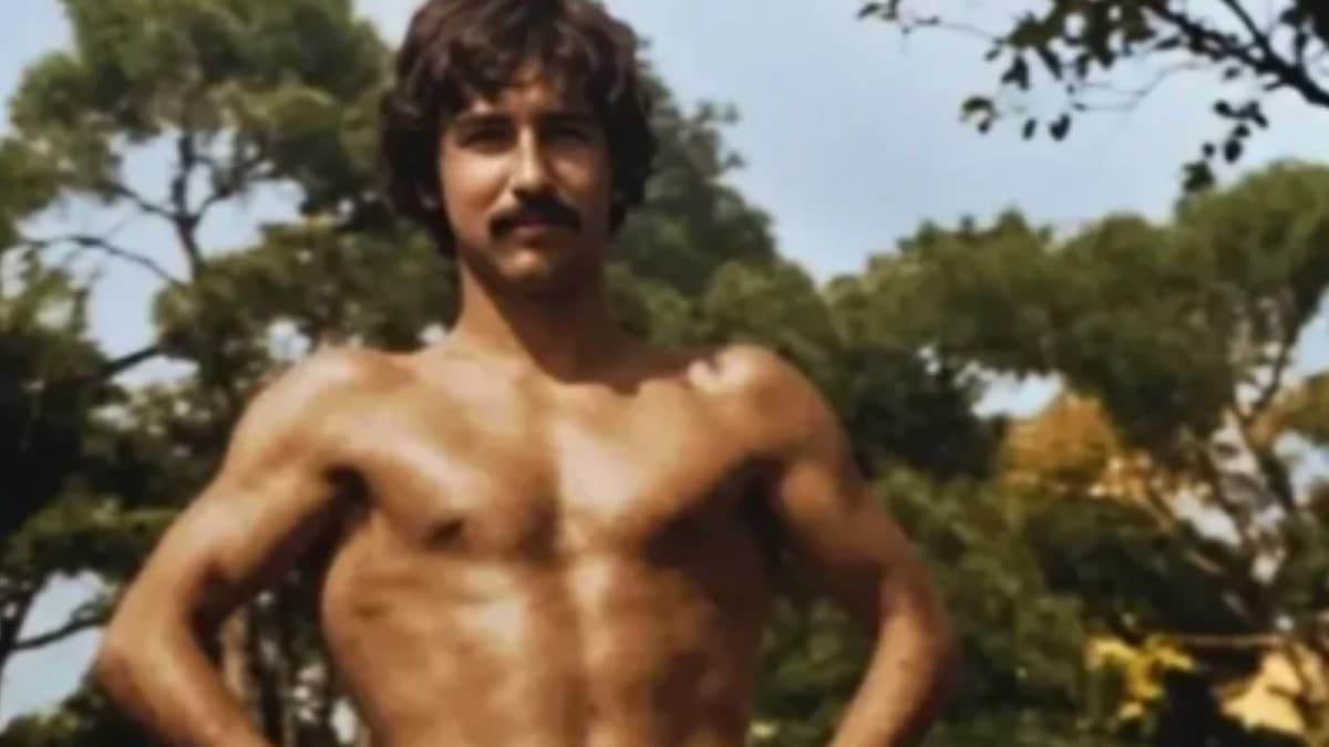 Prof. Dr. Şener Üşümezsoy'un gençlik fotoğrafları dikkat çekti