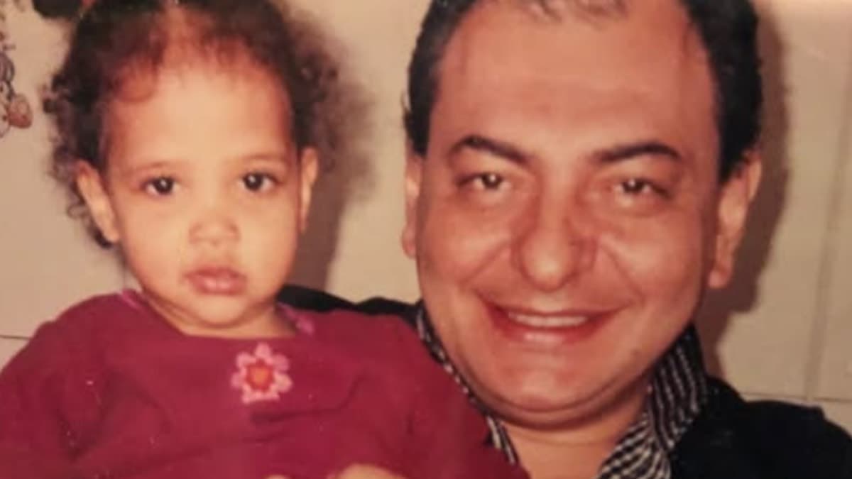 Ayşe Nazlı Yumlu, babası Reha Muhtar'a duygusal bir veda etti
