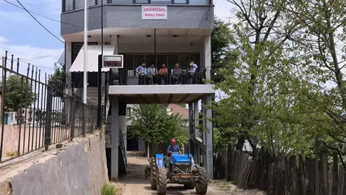 Bursa'da 48 yıldır altından geçen yol inşa ediliyor