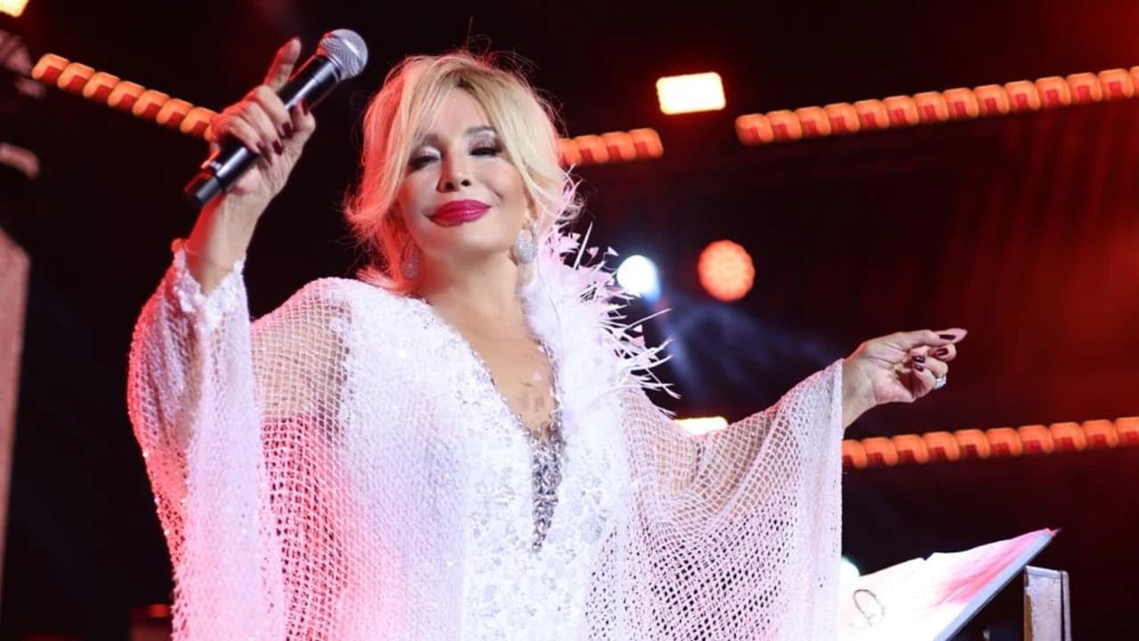 Emel Sayın konserlerini iptal etti, nedeni belli oldu