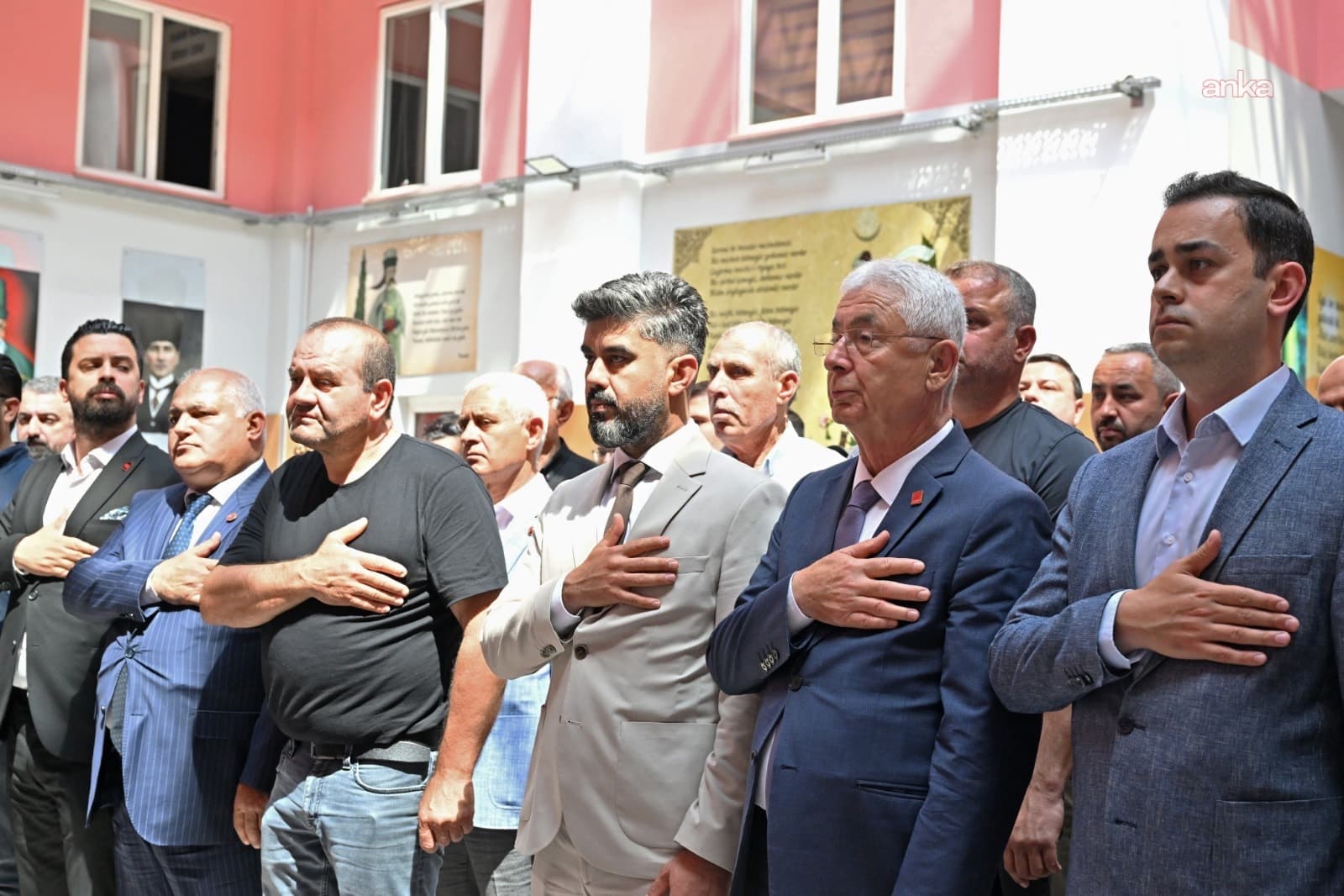 Şehzadeler Belediye Başkanı Hakan Şimşek'in annesi vefat etti