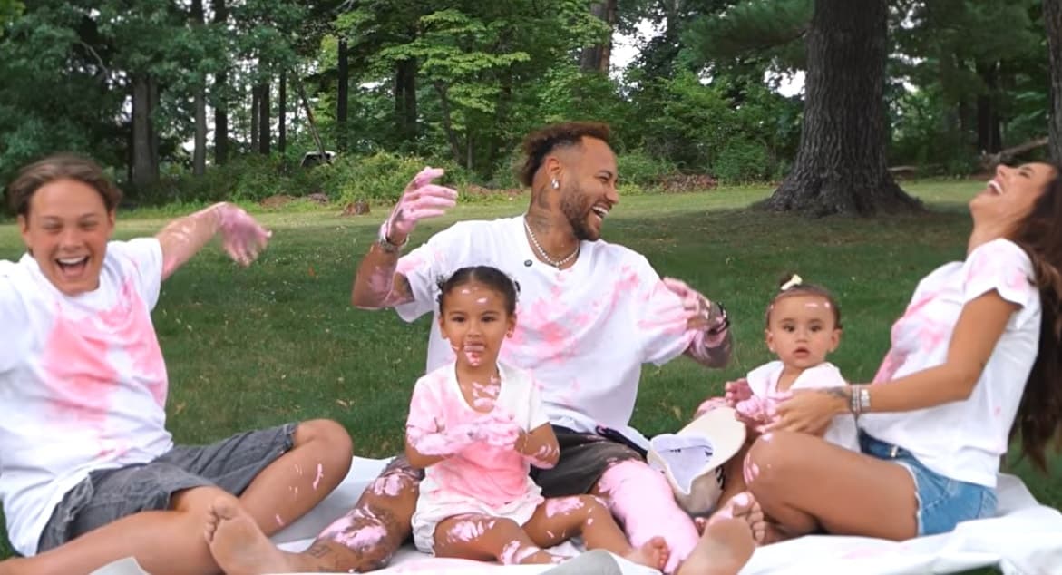 Neymar, beşinci çocuğunu bekliyor.