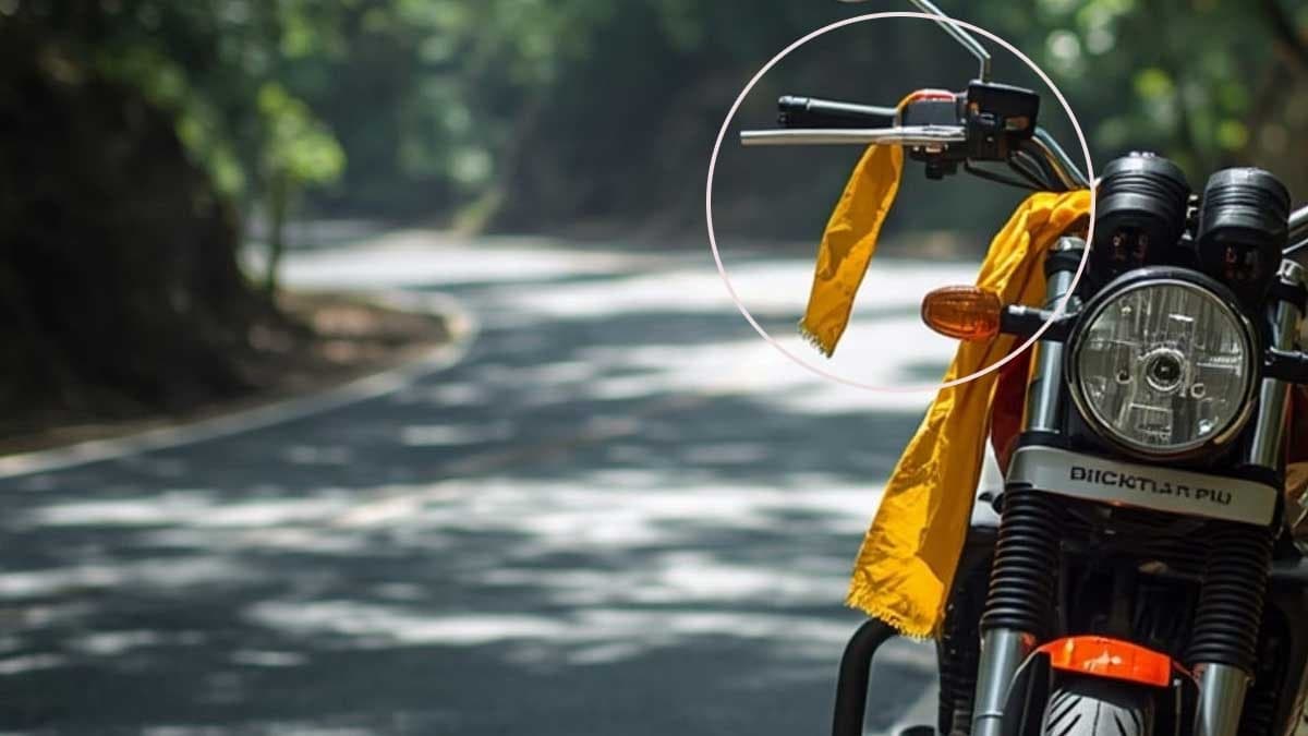 Yol Kenarındaki Motosikletlerde Sarı Bez Uyarısı