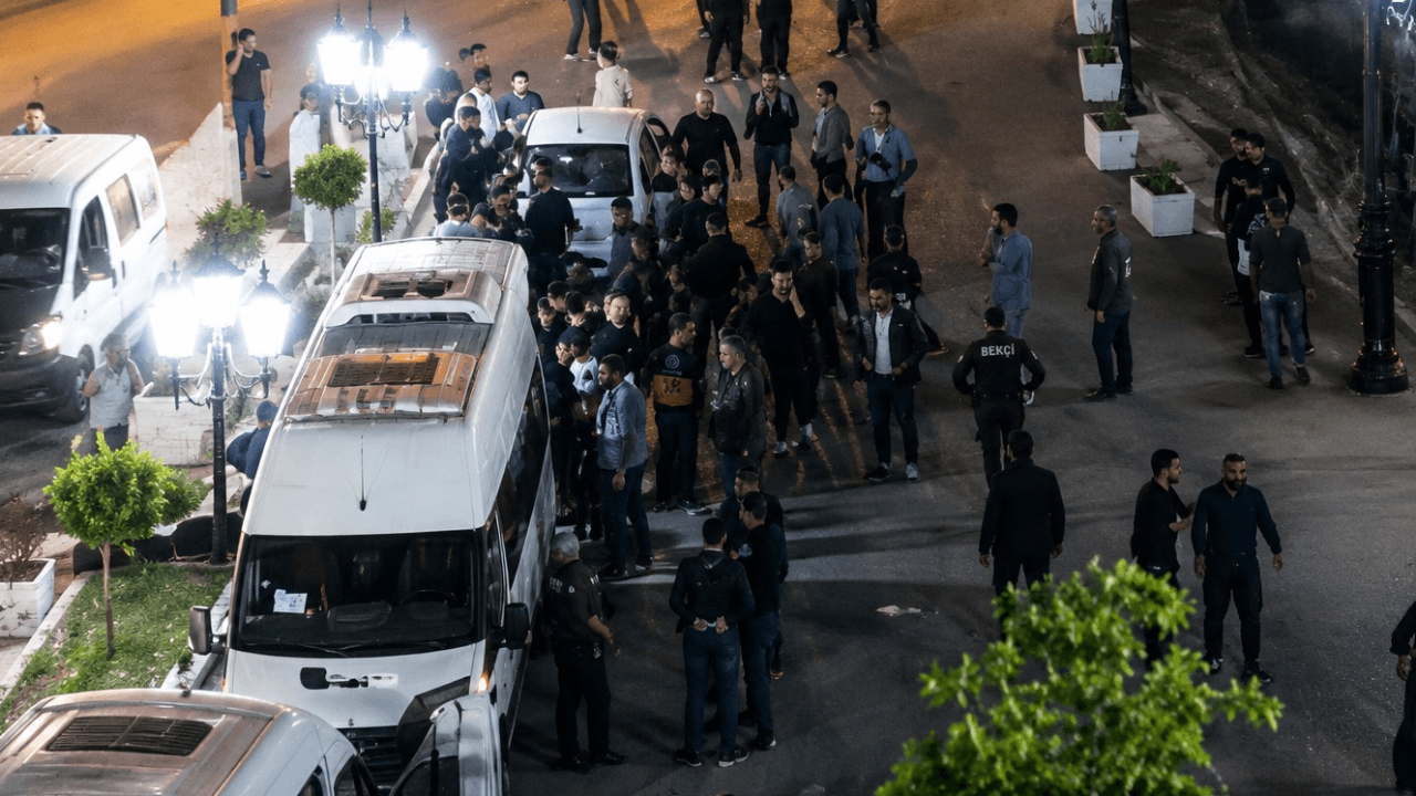 Hakkari'deki kına gecesinde iki aile arasında kavga çıktı