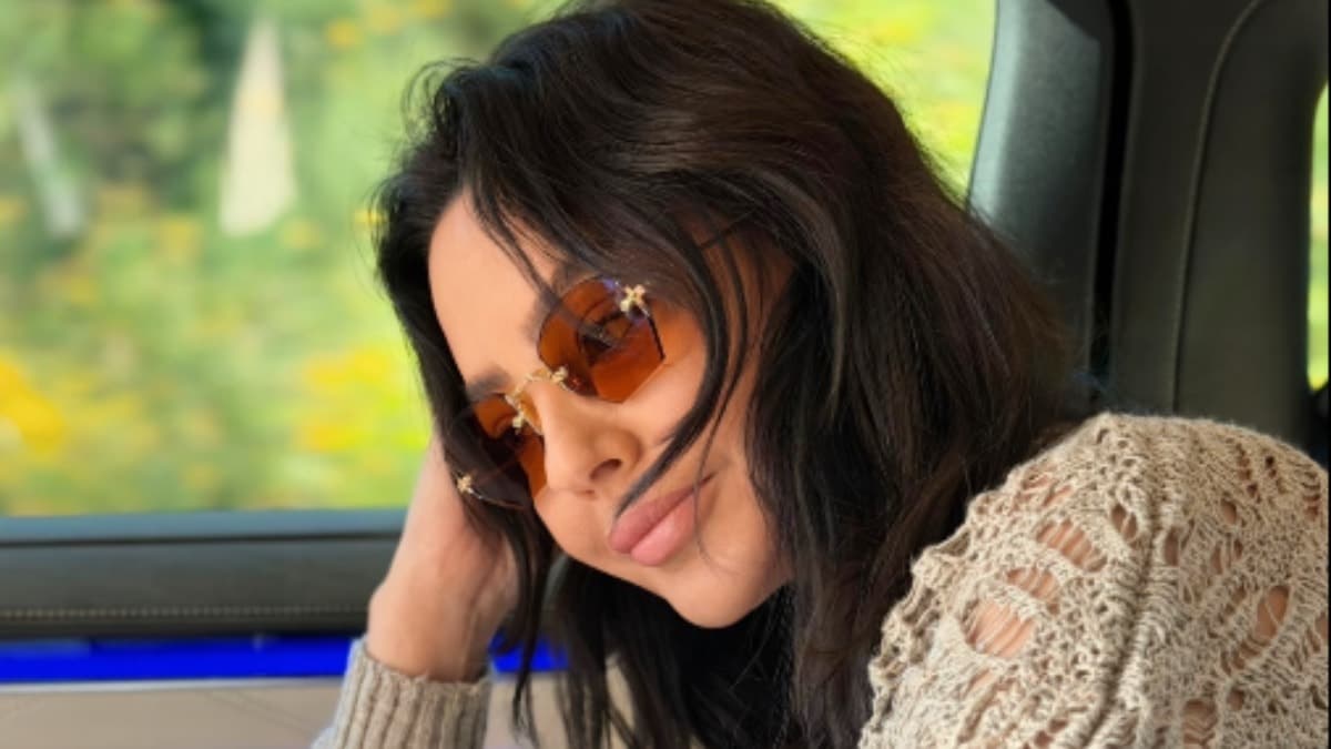 Ebru Gündeş yeni şarkısıyla hayranlarını sevindirdi