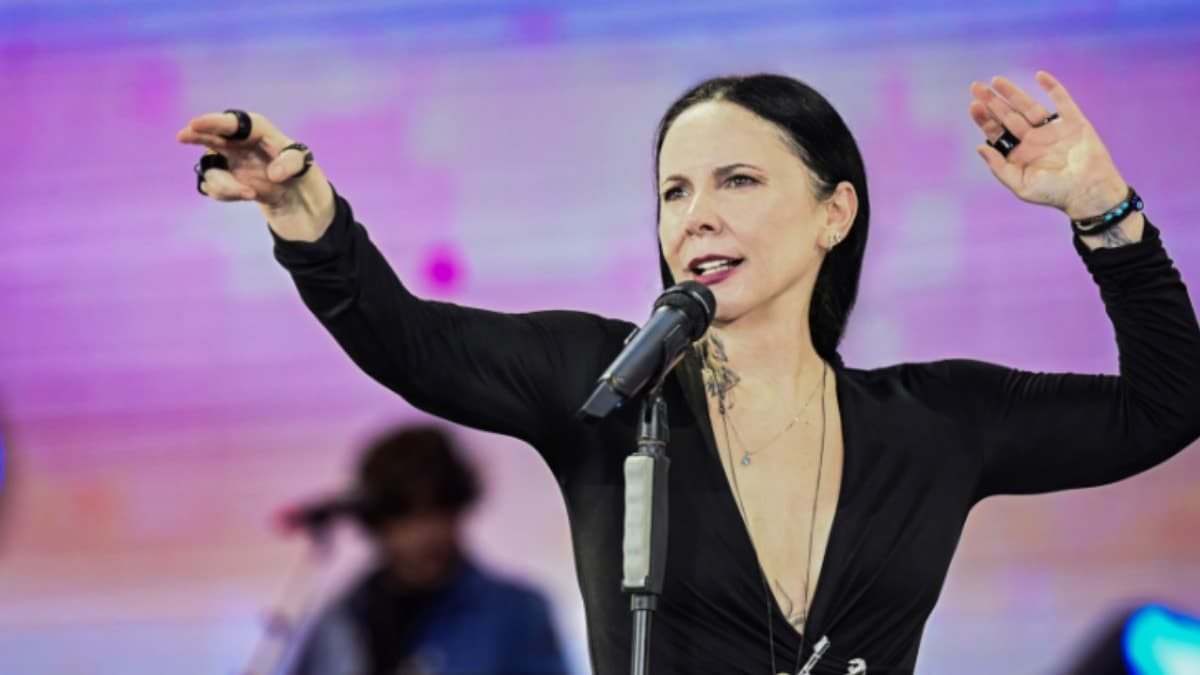 Şebnem Ferah, 40 bin kişiye konser vererek sahnelere dönüş yaptı