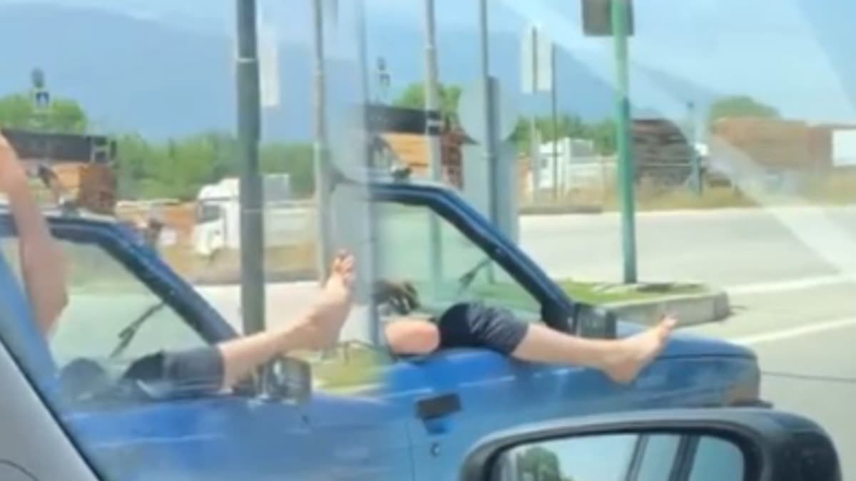 İnegöl'de içki içen sürücü sivil polisi görünce kaçmaya çalıştı