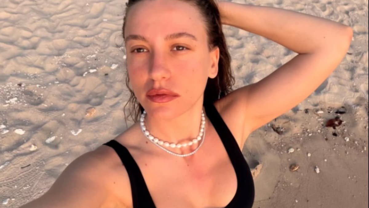 Serenay Sarıkaya, İtalya tatilinin ardından iş hayatına hızlı dönüş yaptı.