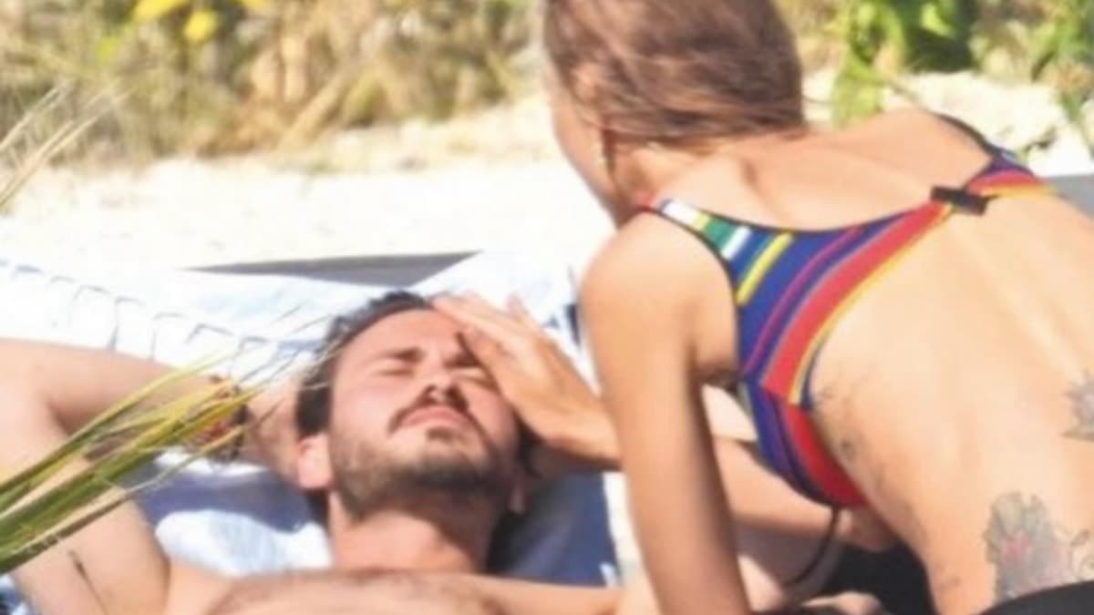 Çağla Şıkel ve sevgilisi Alaçatı'da el ele görüntülendi
