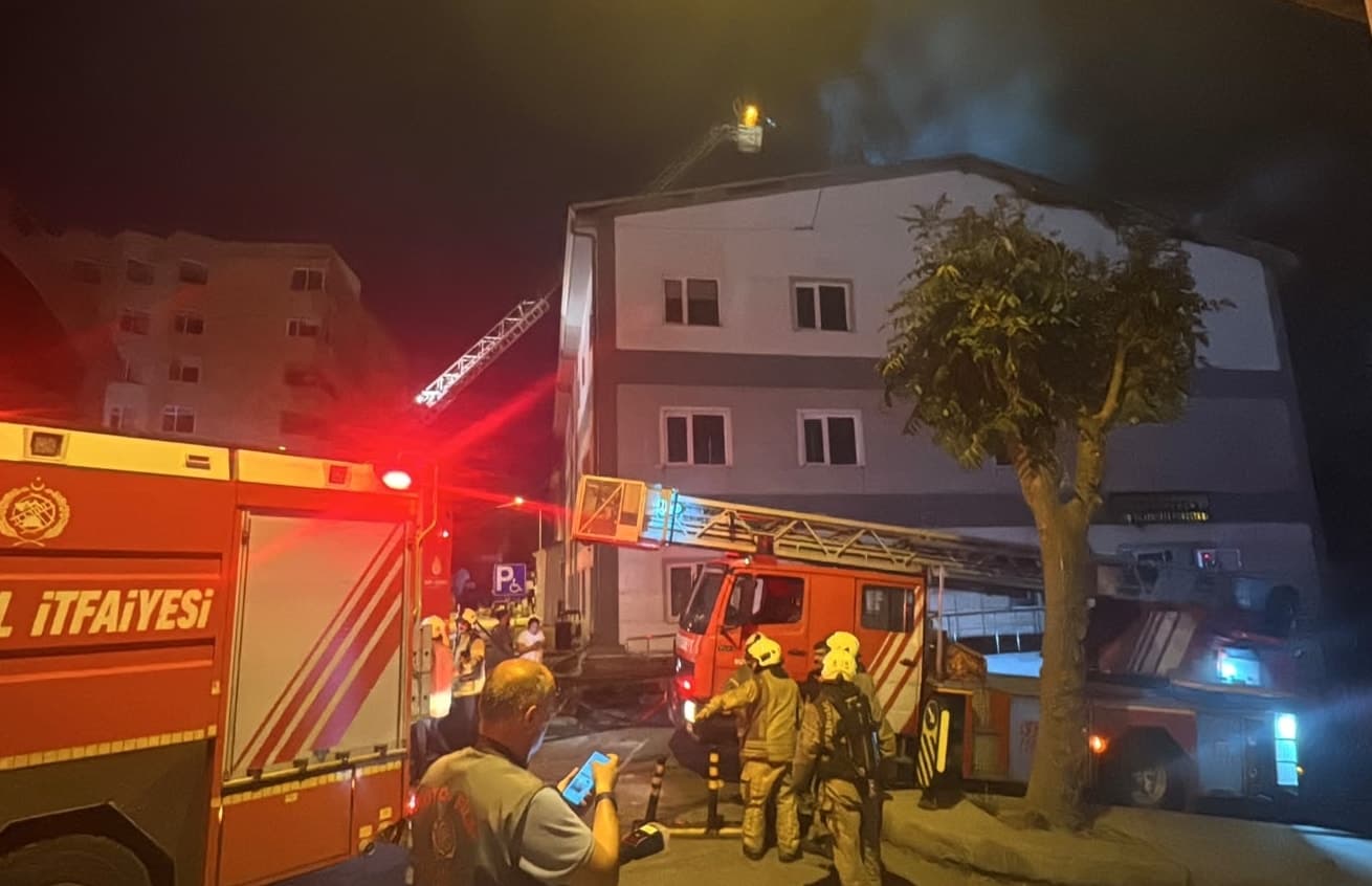 Cerrahpaşa Tıp Fakültesi Hastanesi'nde yangın meydana geldi