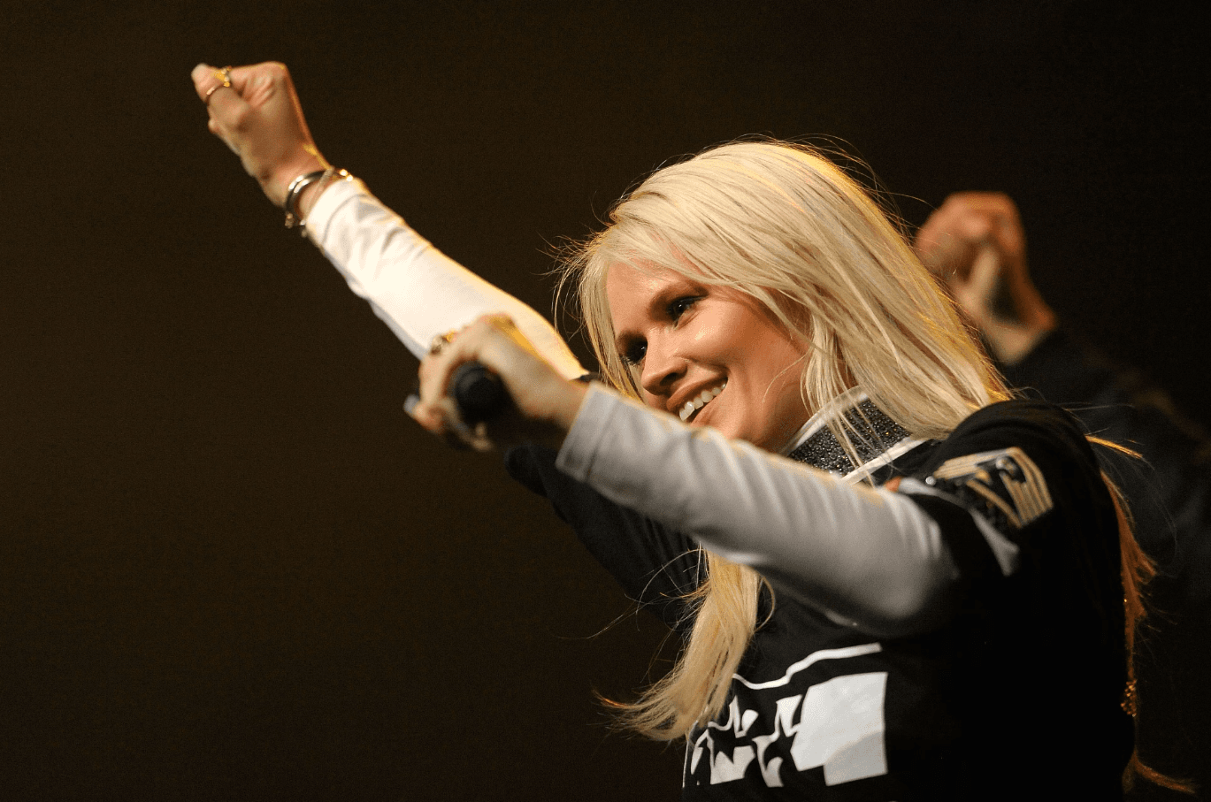 Ünlü şarkıcı Lauren Bennett 37 yaşında yaşamını yitirdi
