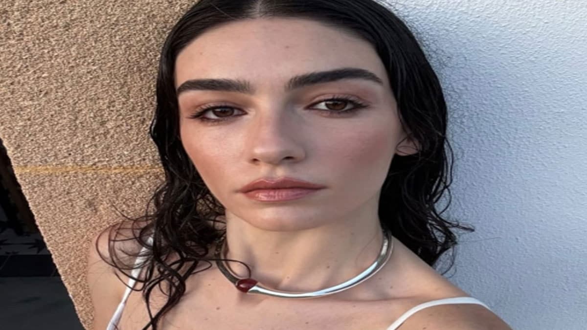 Hazar Ergüçlü'nün tatil fotoğrafları sosyal medyada ilgi gördü