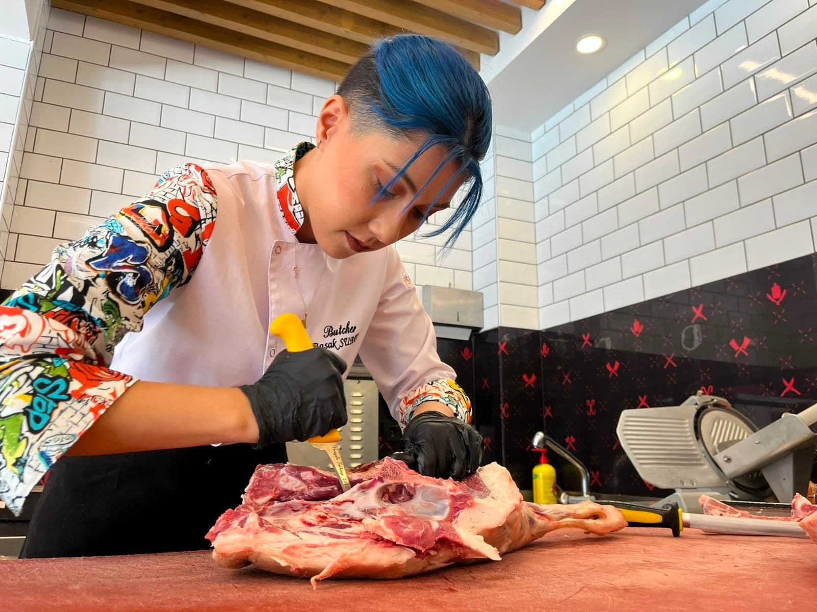 Veganlıktan kasap ustalığına geçiş yaptı