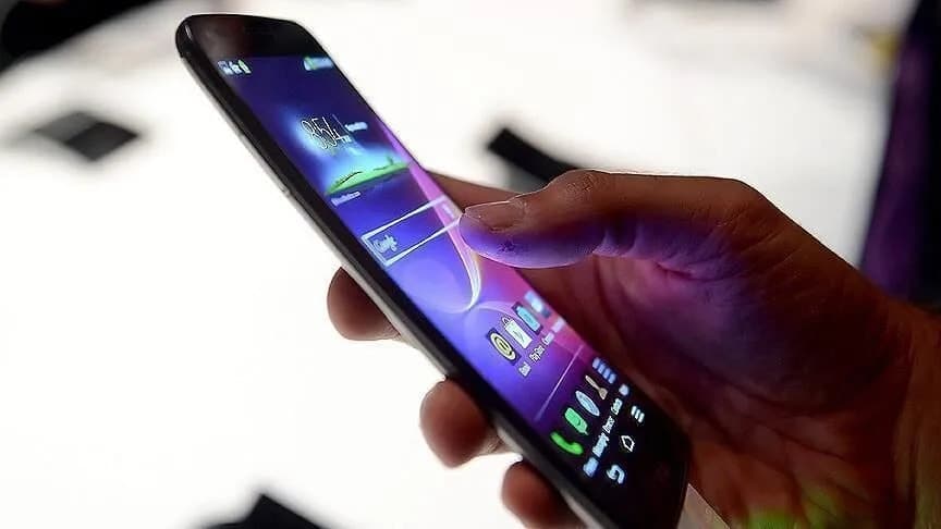 Popüler uygulama, telefon rehberine mesaj göndermeye başladı