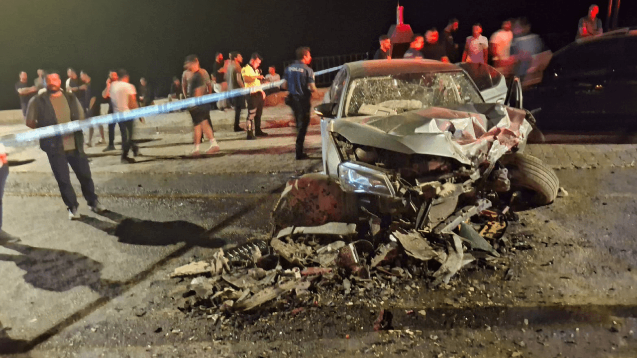 Hakkari'de iki otomobil çarpıştı, 7 kişi yaralandı
