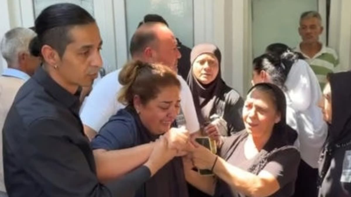 Kader, Cansever'in cenazesinde tansiyonu yükseldi