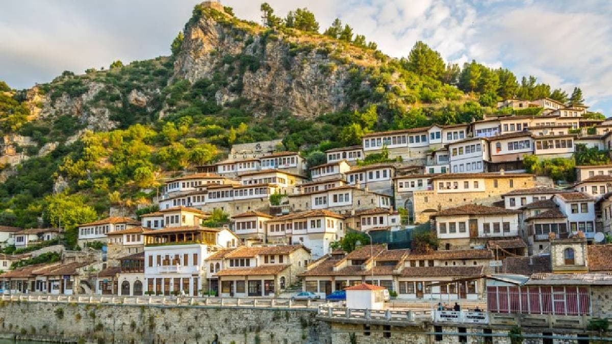Türk vatandaşlarına vizesiz seyahat edilebilecek 5 popüler Balkan destinasyonu